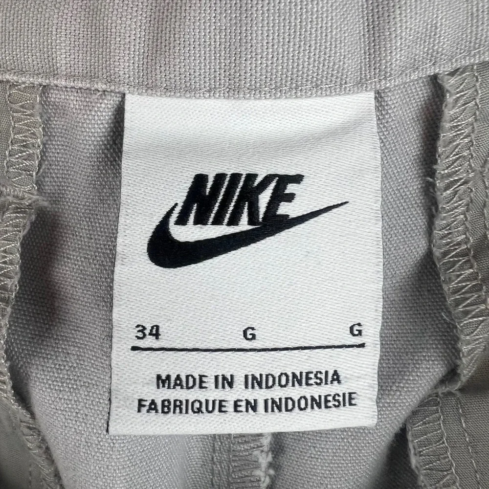 Nike Mens Light Gray Cotton Twill Chino Shorts Size 34 Casual Sportswear Logo